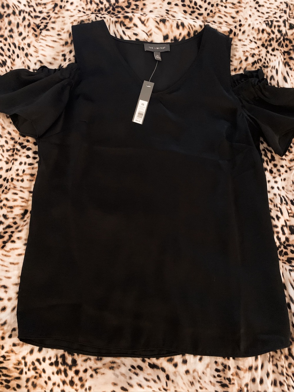 NWT The Limited Black Cold Shoulder Short Flutter Sleeve V-Neck Blouse Size XS